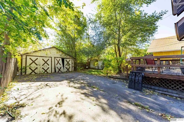 2441 Whitmore Street, Omaha, NE 68112