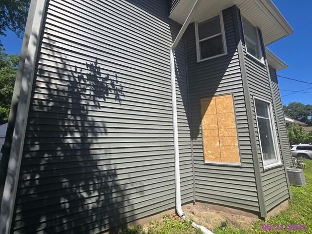 727 W WASHINGTON Avenue, Council Bluffs, IA 51503