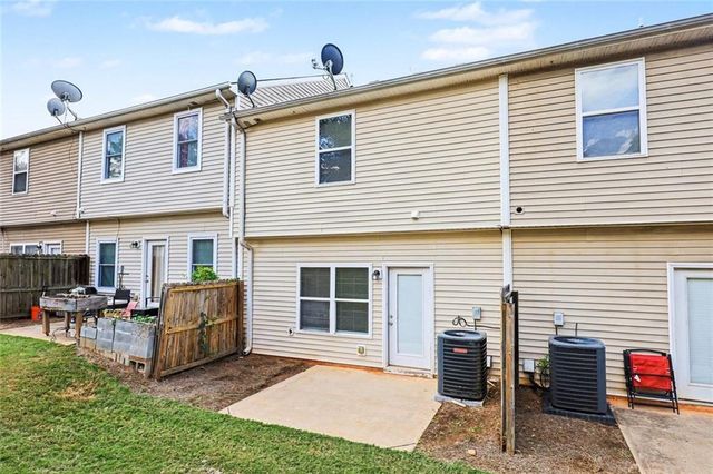 6404 Ellenwood Drive, Rex, GA 30273