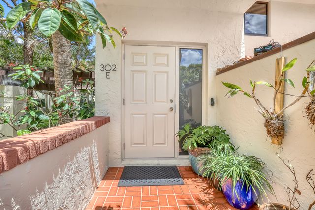 302 Sea Oats Drive E, Juno Beach, FL 33408