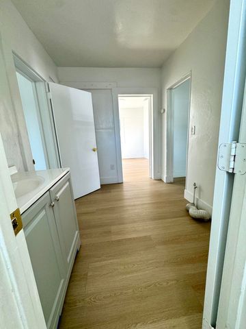 605 N F Street NW, Tulare, CA 93274