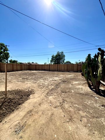605 N F Street NW, Tulare, CA 93274