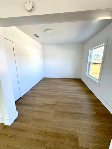 605 N F Street NW, Tulare, CA 93274