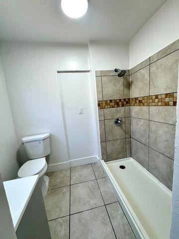 605 N F Street NW, Tulare, CA 93274