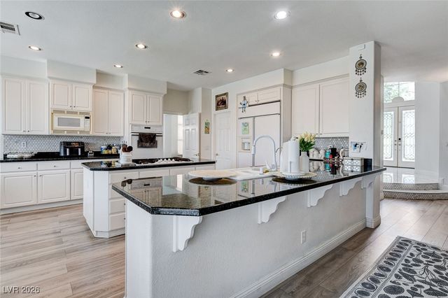 2496 Ram Crossing Way, Henderson, NV 89074