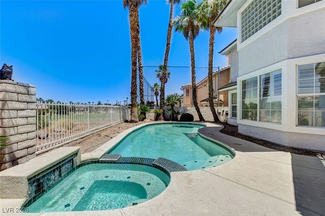 2496 Ram Crossing Way, Henderson, NV 89074