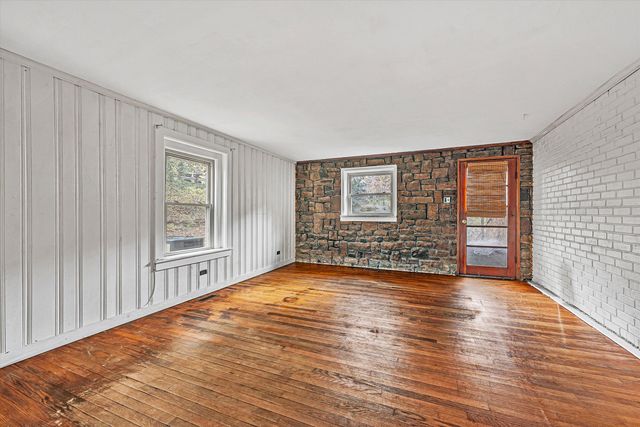 4714 Tobey RD, Salem, VA 24153