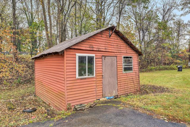 4714 Tobey RD, Salem, VA 24153