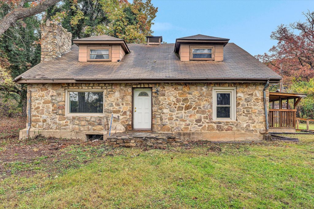 4714 Tobey RD, Salem, VA 24153