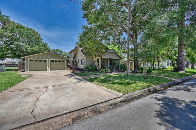 1026 Atchison Street, Sealy, TX 77474