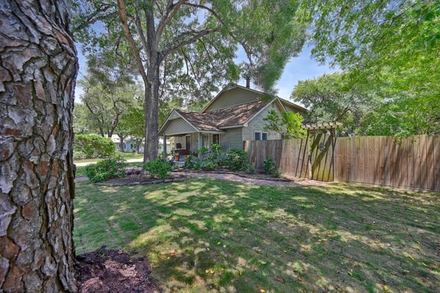 1026 Atchison Street, Sealy, TX 77474