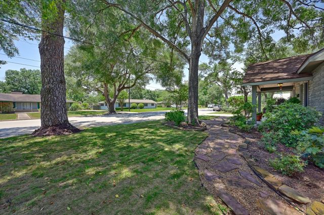 1026 Atchison Street, Sealy, TX 77474