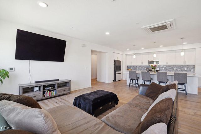 2800 Wagon Wheel Road 304, Oxnard, CA 93036