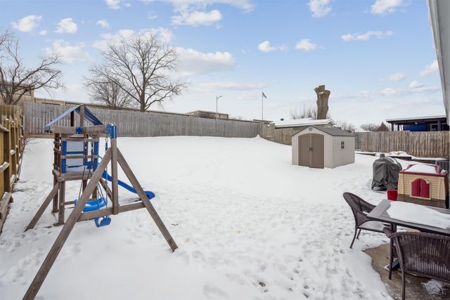 1142 Columbus Drive, Waterloo, IA 50702