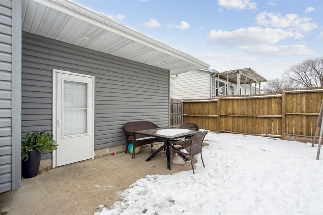 1142 Columbus Drive, Waterloo, IA 50702