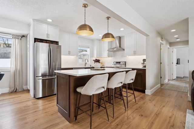 1142 Columbus Drive, Waterloo, IA 50702