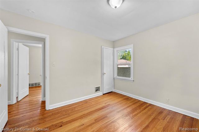 7910 Orchard Avenue, Dearborn, MI 48126