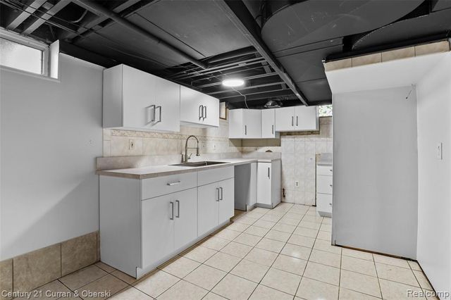 7910 Orchard Avenue, Dearborn, MI 48126