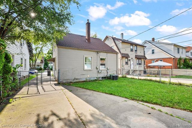 7910 Orchard Avenue, Dearborn, MI 48126