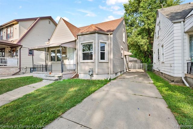 7910 Orchard Avenue, Dearborn, MI 48126