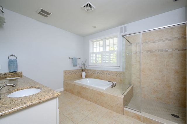 160 Uss Stayner, Hingham, MA 02043