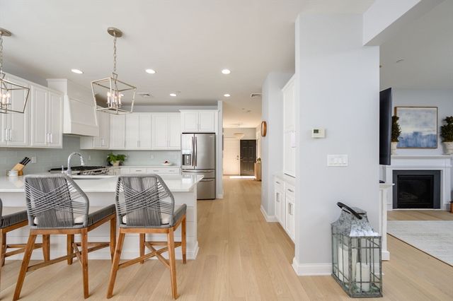 160 Uss Stayner, Hingham, MA 02043