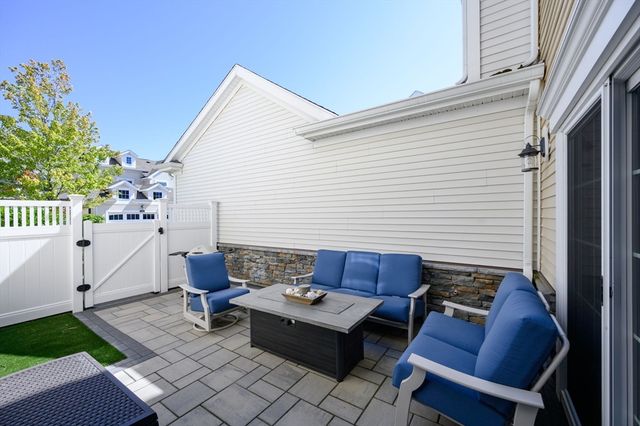 160 Uss Stayner, Hingham, MA 02043