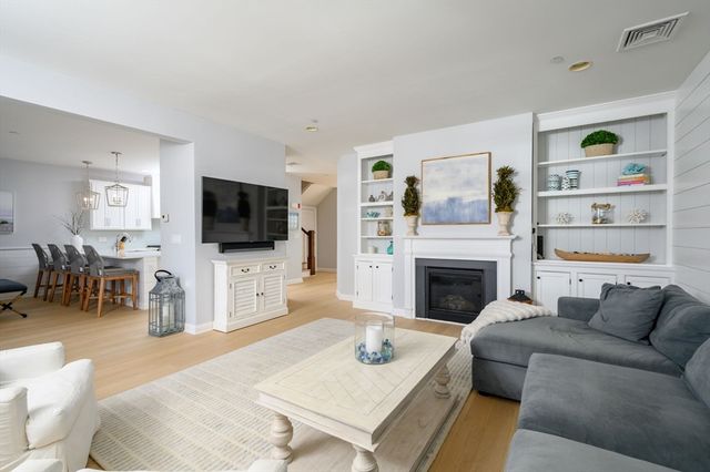 160 Uss Stayner, Hingham, MA 02043