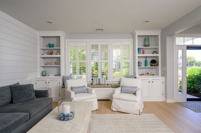 160 Uss Stayner, Hingham, MA 02043