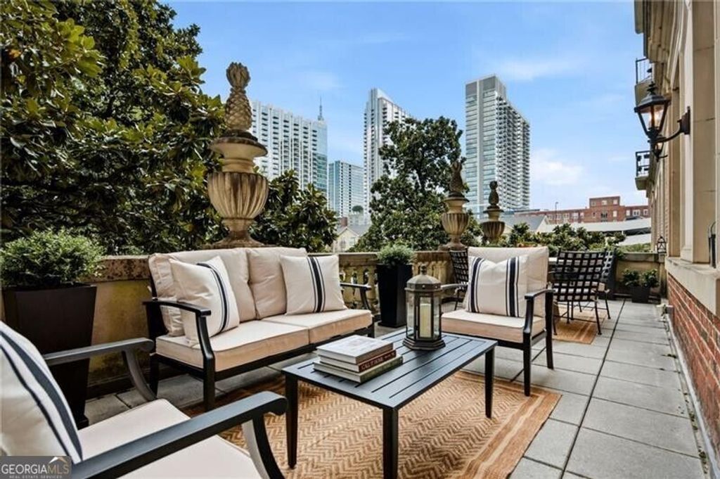 30 Fifth Street 301, Atlanta, GA 30308 — exterior