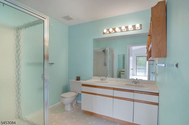 252 Drake Ln, Roxbury Twp., NJ 07852