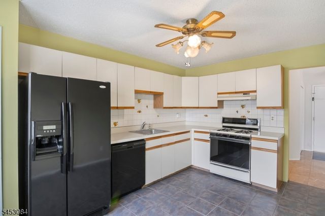 252 Drake Ln, Roxbury Twp., NJ 07852