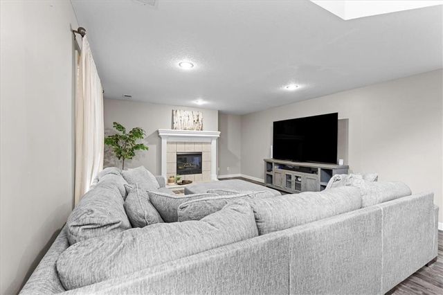 1030 Black Oak Drive, Liberty, MO 64068