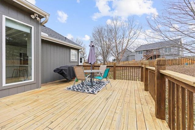 1030 Black Oak Drive, Liberty, MO 64068