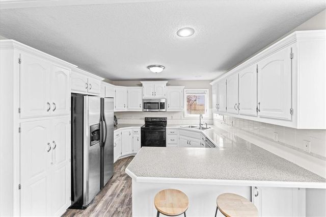 1030 Black Oak Drive, Liberty, MO 64068