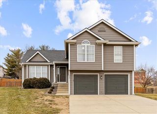 1030 Black Oak Drive, Liberty, MO 64068
