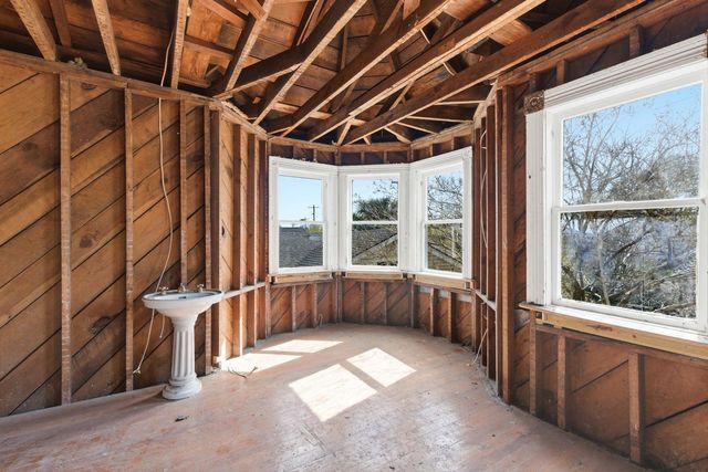 1130 King Street, Charleston, SC 29403