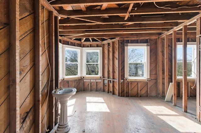 1130 King Street, Charleston, SC 29403