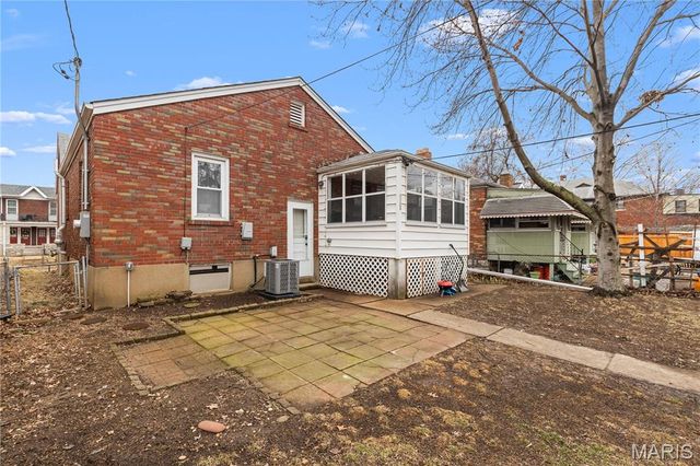 4981 Pernod Avenue, St Louis, MO 63139