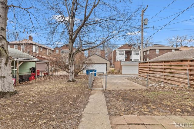 4981 Pernod Avenue, St Louis, MO 63139