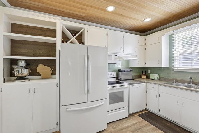 1126 W HARRIS STREET, Appleton, WI 54914