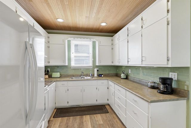 1126 W HARRIS STREET, Appleton, WI 54914