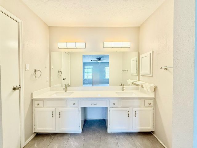 8206 Windell Lane, Houston, TX 77040