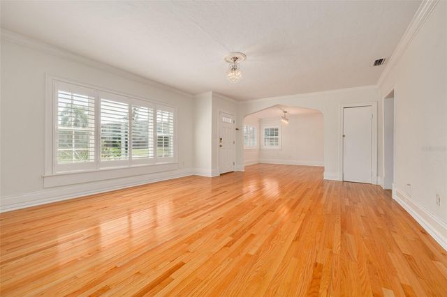 333 30TH AVENUE N, St Petersburg, FL 33704