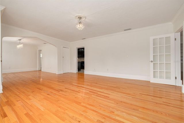 333 30TH AVENUE N, St Petersburg, FL 33704