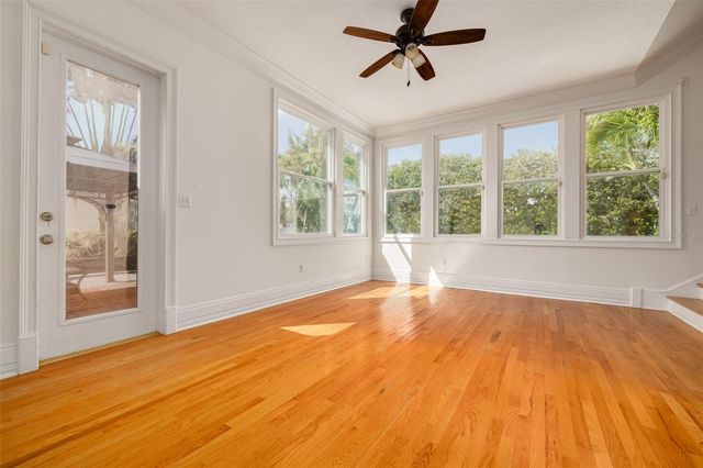 333 30TH AVENUE N, St Petersburg, FL 33704