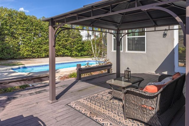 333 30TH AVENUE N, St Petersburg, FL 33704