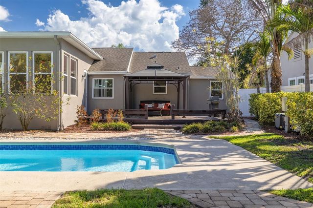 333 30TH AVENUE N, St Petersburg, FL 33704