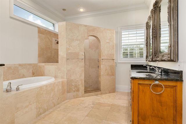 333 30TH AVENUE N, St Petersburg, FL 33704