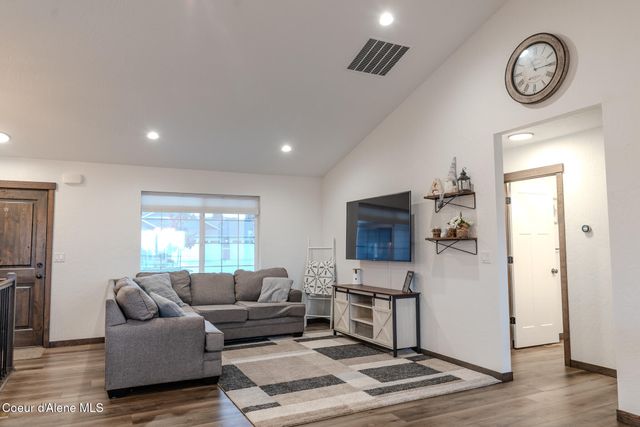 296 W TENNESSEE AVE, Post Falls, ID 83854